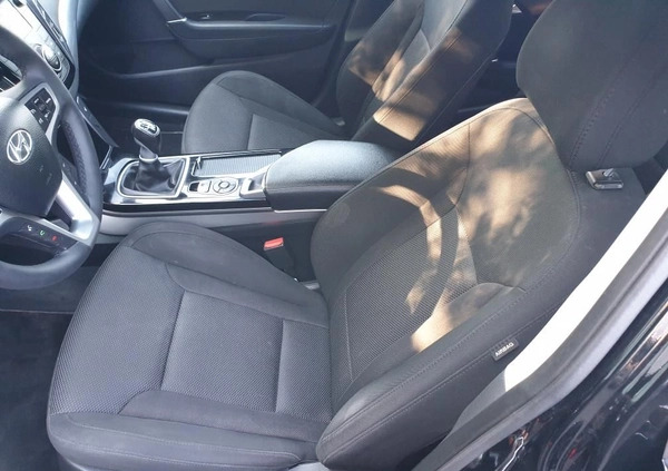 Hyundai i40 cena 31909 przebieg: 238000, rok produkcji 2011 z Sieradz małe 562